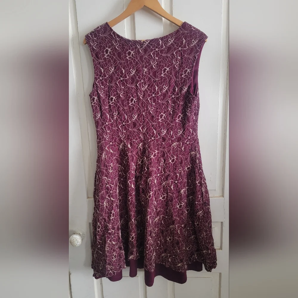 XL London Style Deep Red Burgandy And Tan Lace Mini Dress - Picture 3 of 5